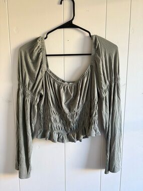 Women’s L KIRIOUS Green Long Sleeve Smocked Peasant Top